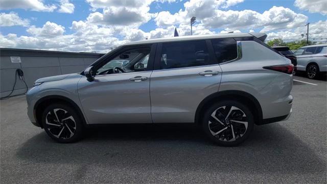 new 2024 Mitsubishi Outlander car, priced at $38,025