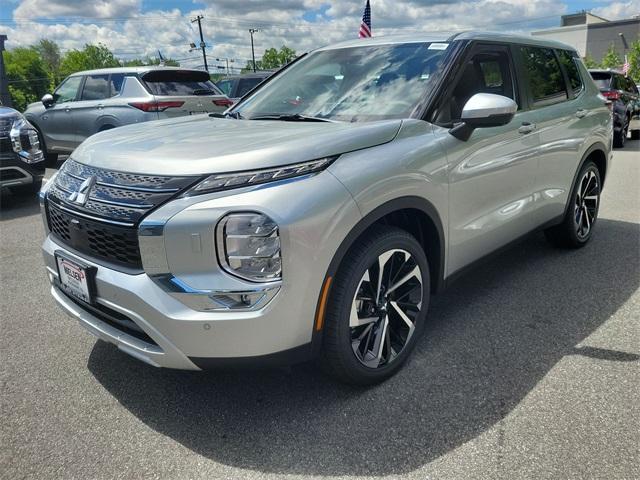 new 2024 Mitsubishi Outlander car, priced at $38,025