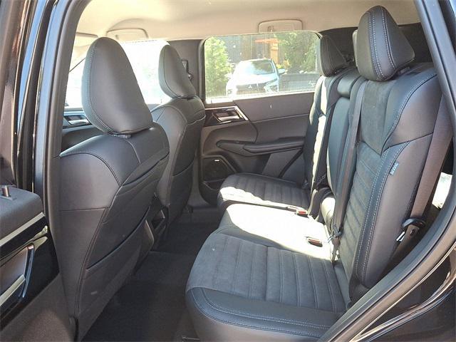 new 2025 Mitsubishi Outlander car, priced at $38,050