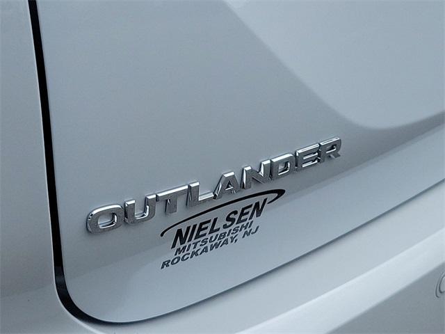 new 2024 Mitsubishi Outlander car, priced at $36,160