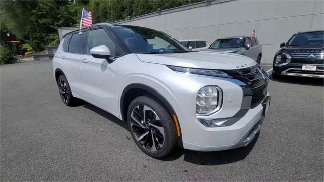 new 2024 Mitsubishi Outlander car, priced at $42,865