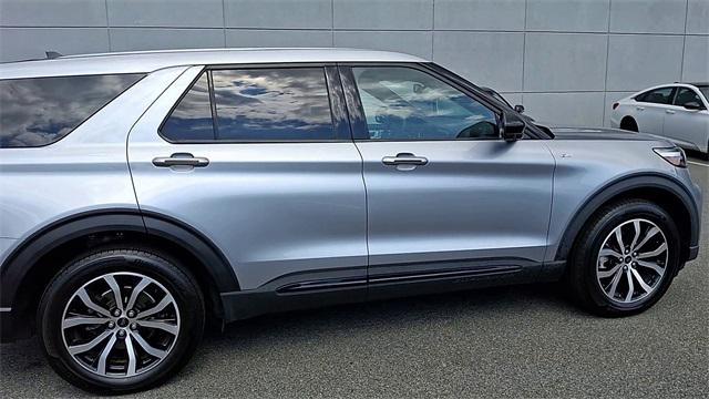 used 2022 Ford Explorer car, priced at $36,136