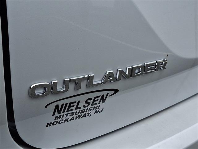 new 2025 Mitsubishi Outlander car, priced at $37,985
