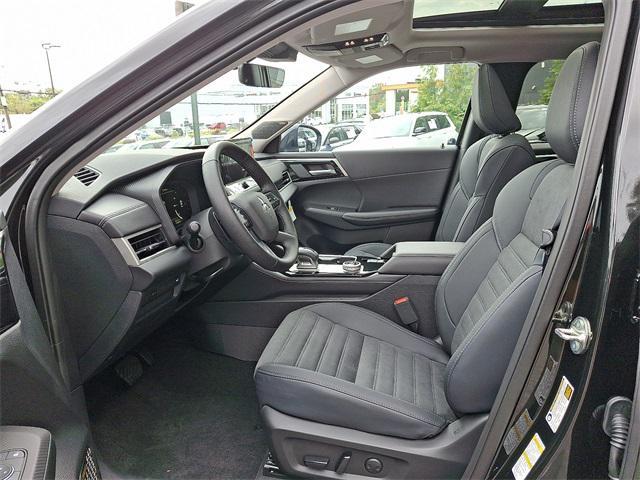 new 2025 Mitsubishi Outlander car, priced at $41,675