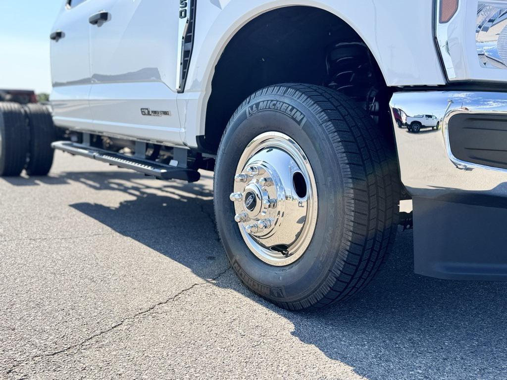 new 2025 Ford F-350 car, priced at $75,045