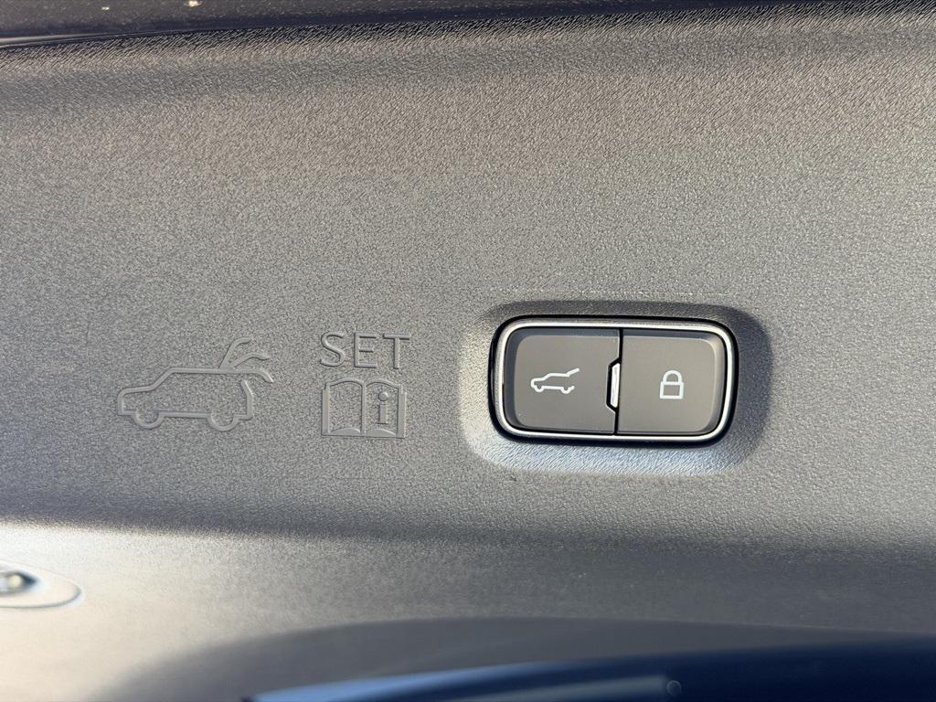 used 2025 Ford Expedition car, priced at $76,770