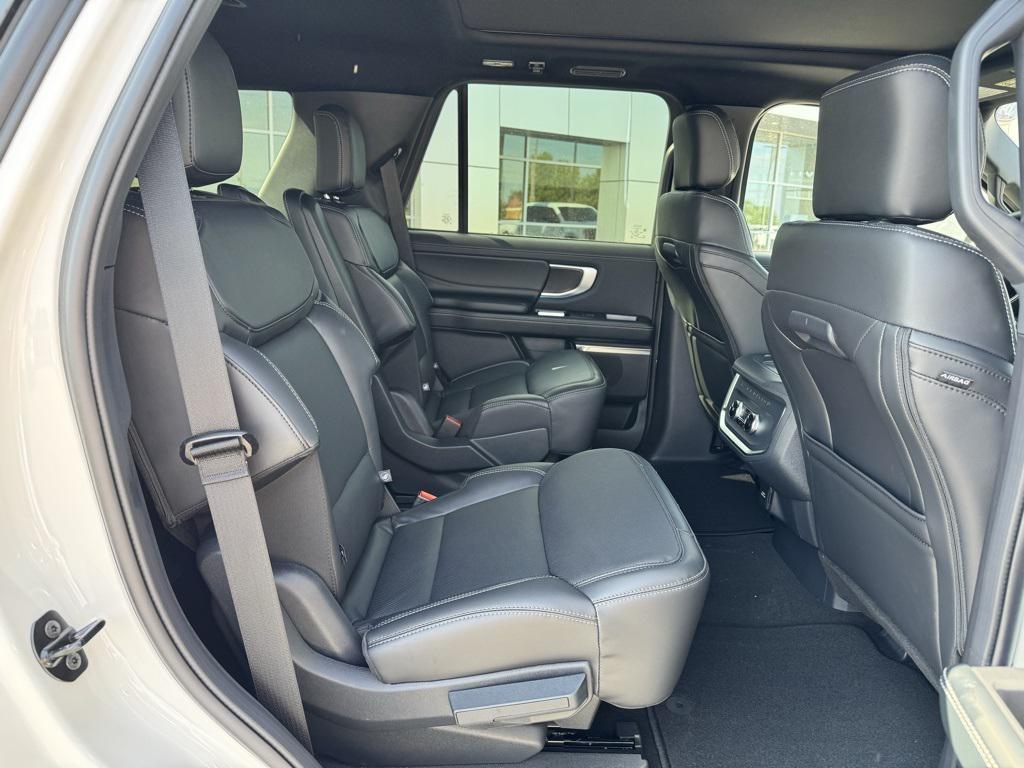 new 2025 Ford Expedition car, priced at $80,000