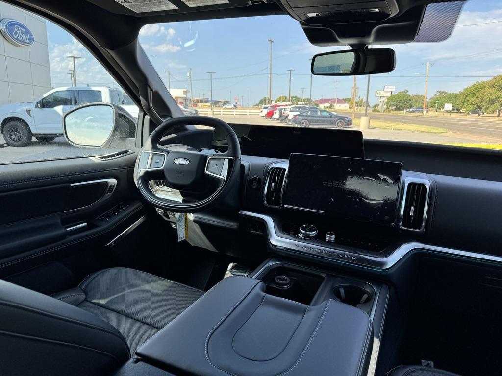 new 2025 Ford Expedition car, priced at $80,000