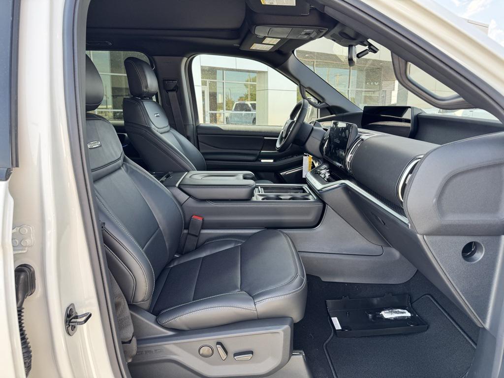 new 2025 Ford Expedition car, priced at $80,000