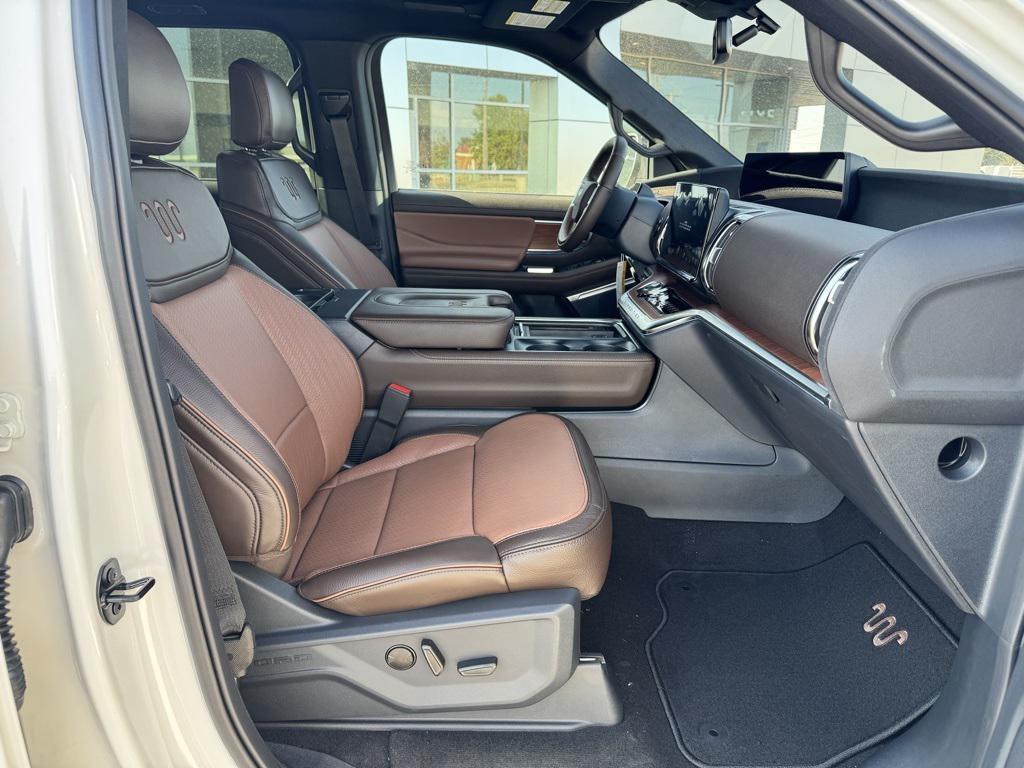 new 2025 Ford Expedition car, priced at $86,000