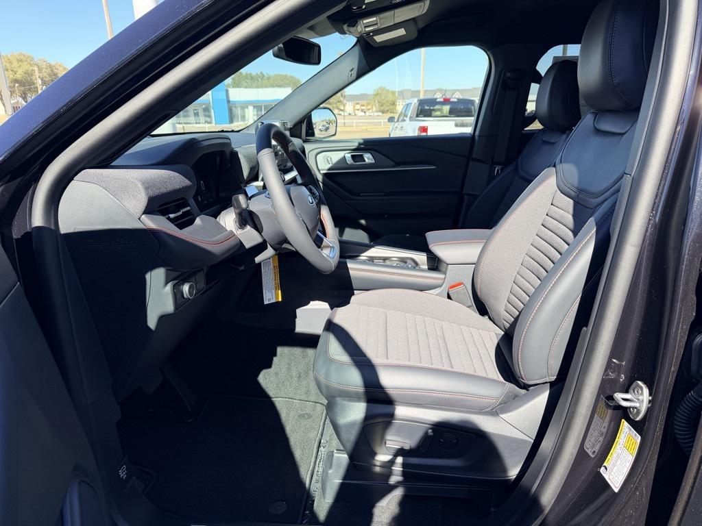 new 2025 Ford Explorer car, priced at $49,180