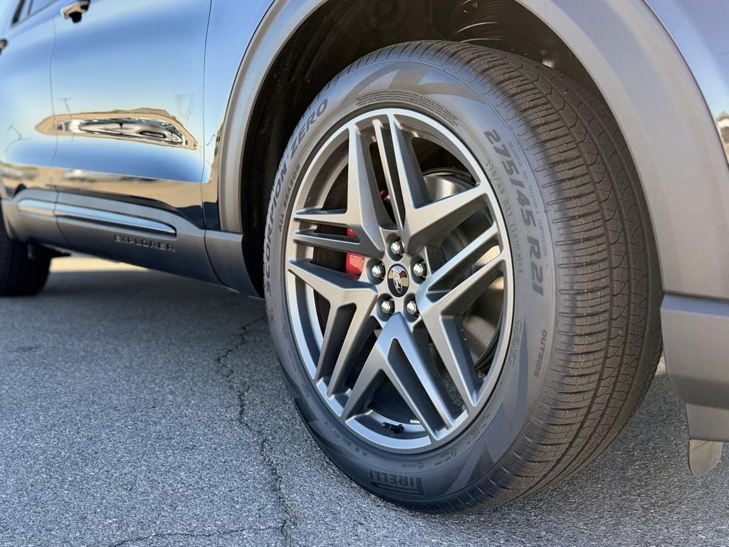 new 2025 Ford Explorer car, priced at $49,180