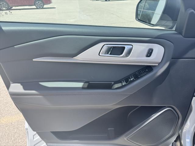 new 2025 Ford Explorer car, priced at $45,245