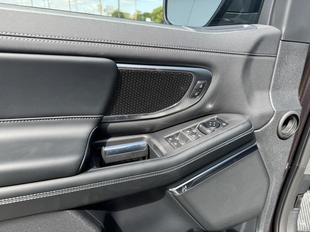 new 2025 Ford Expedition car, priced at $80,000