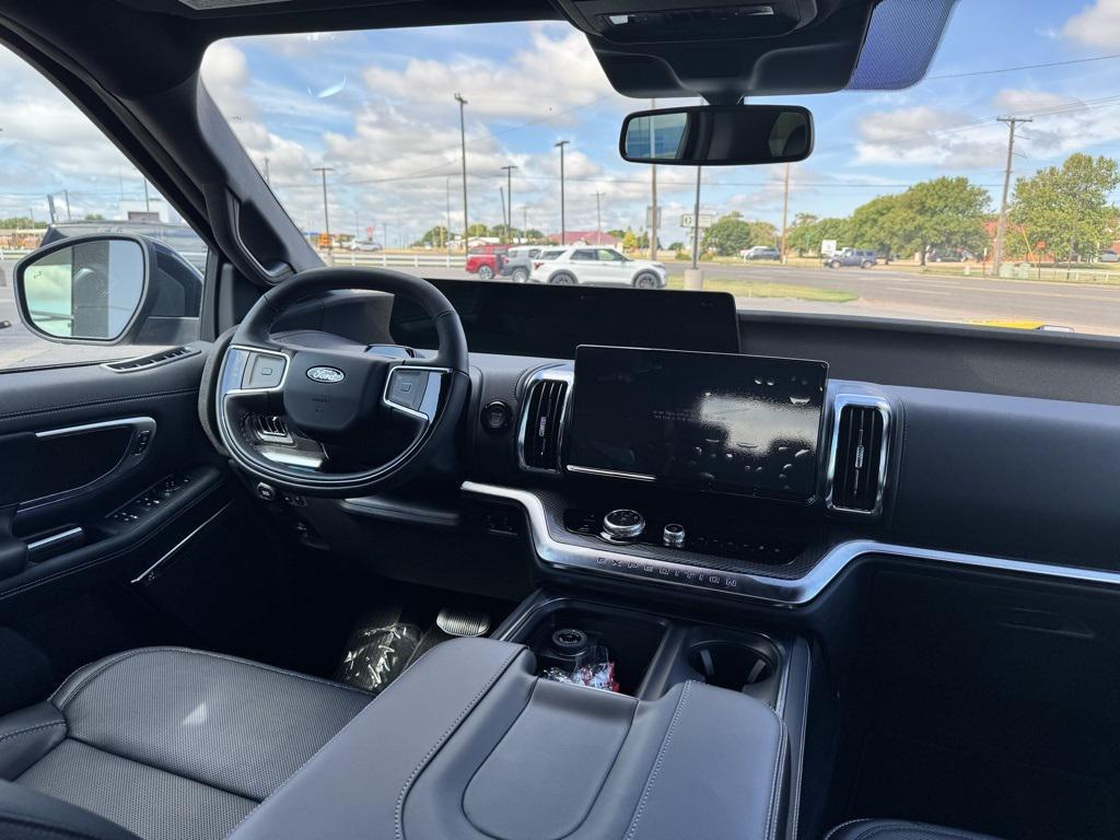 new 2025 Ford Expedition car, priced at $80,000