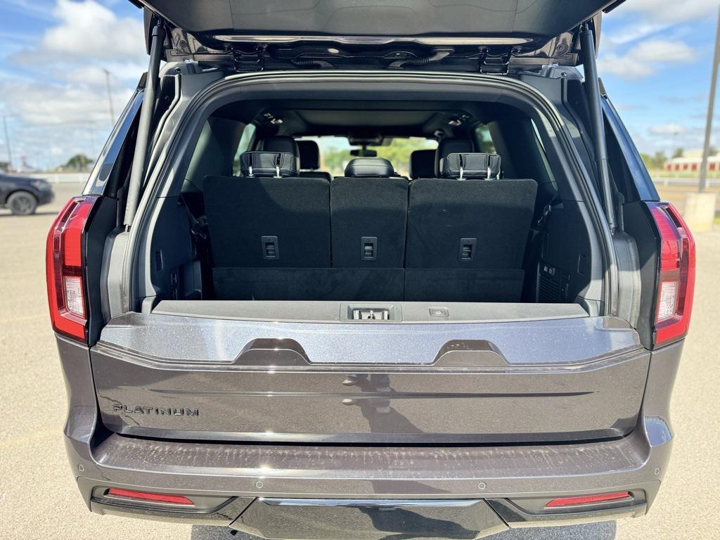 new 2025 Ford Expedition car, priced at $80,000
