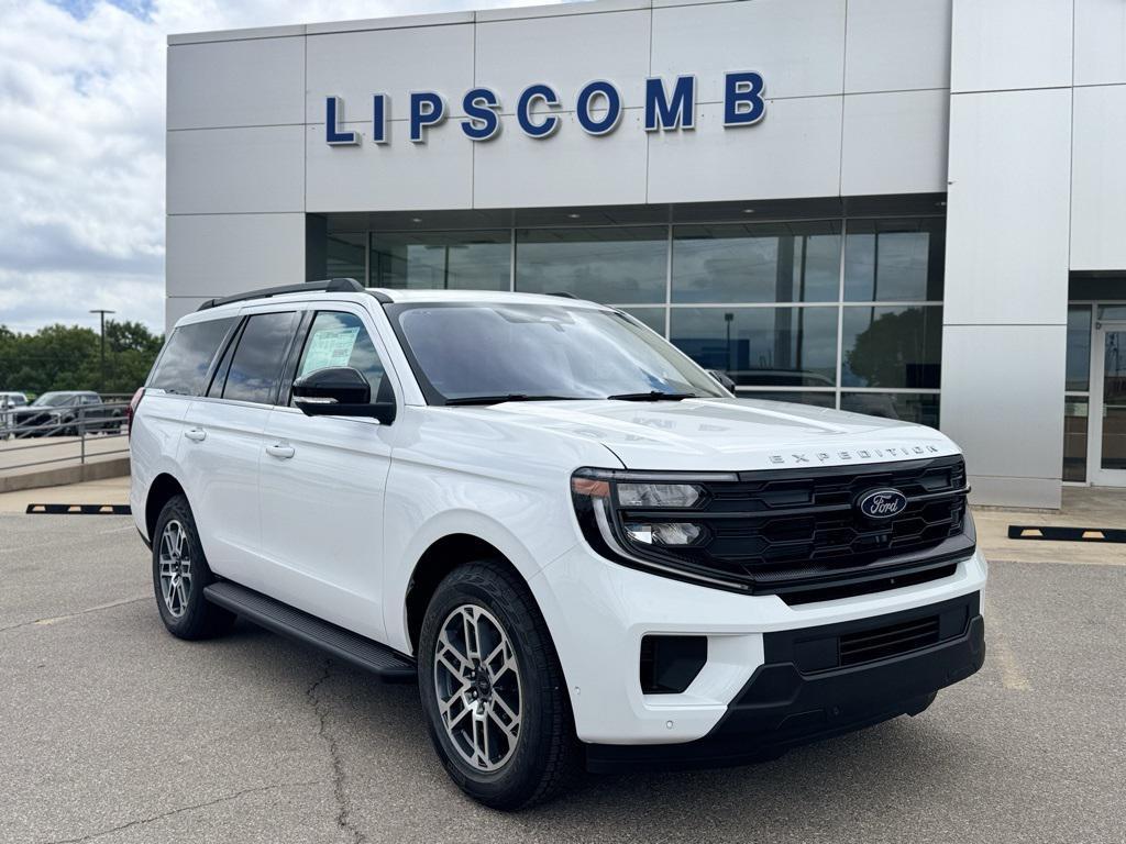new 2025 Ford Expedition car, priced at $71,210