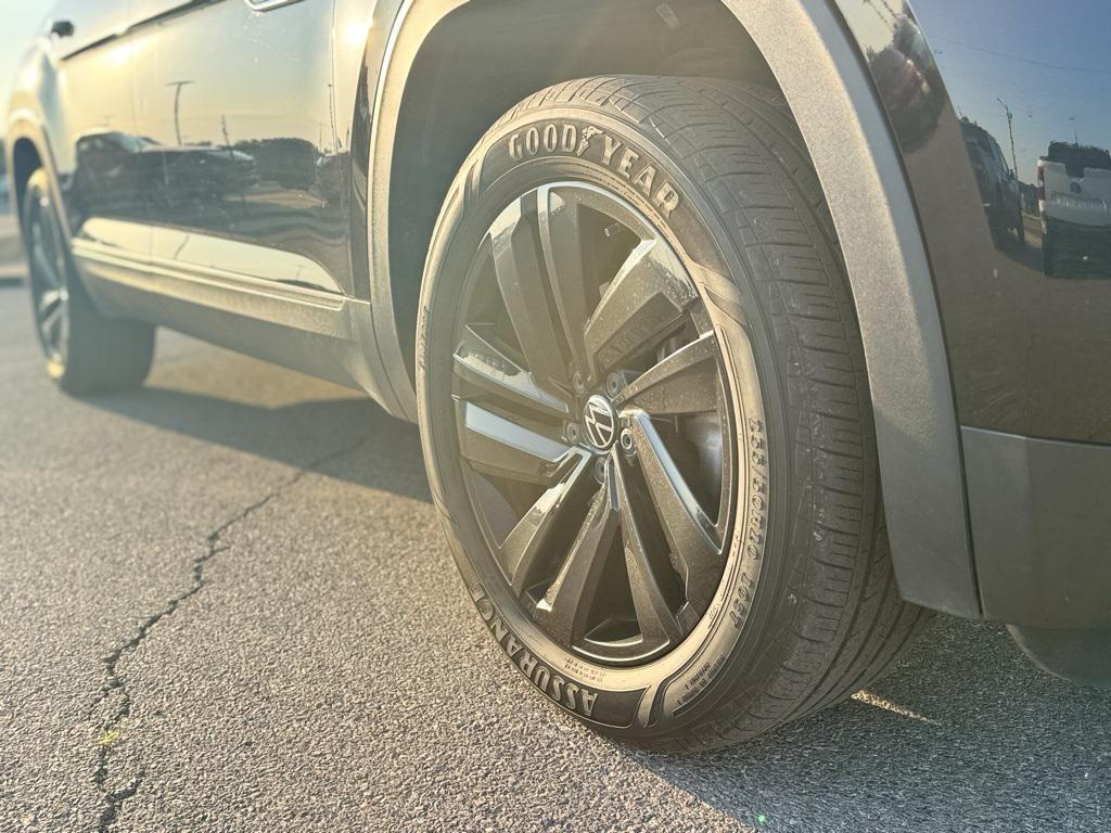 used 2022 Volkswagen Atlas Cross Sport car, priced at $25,550