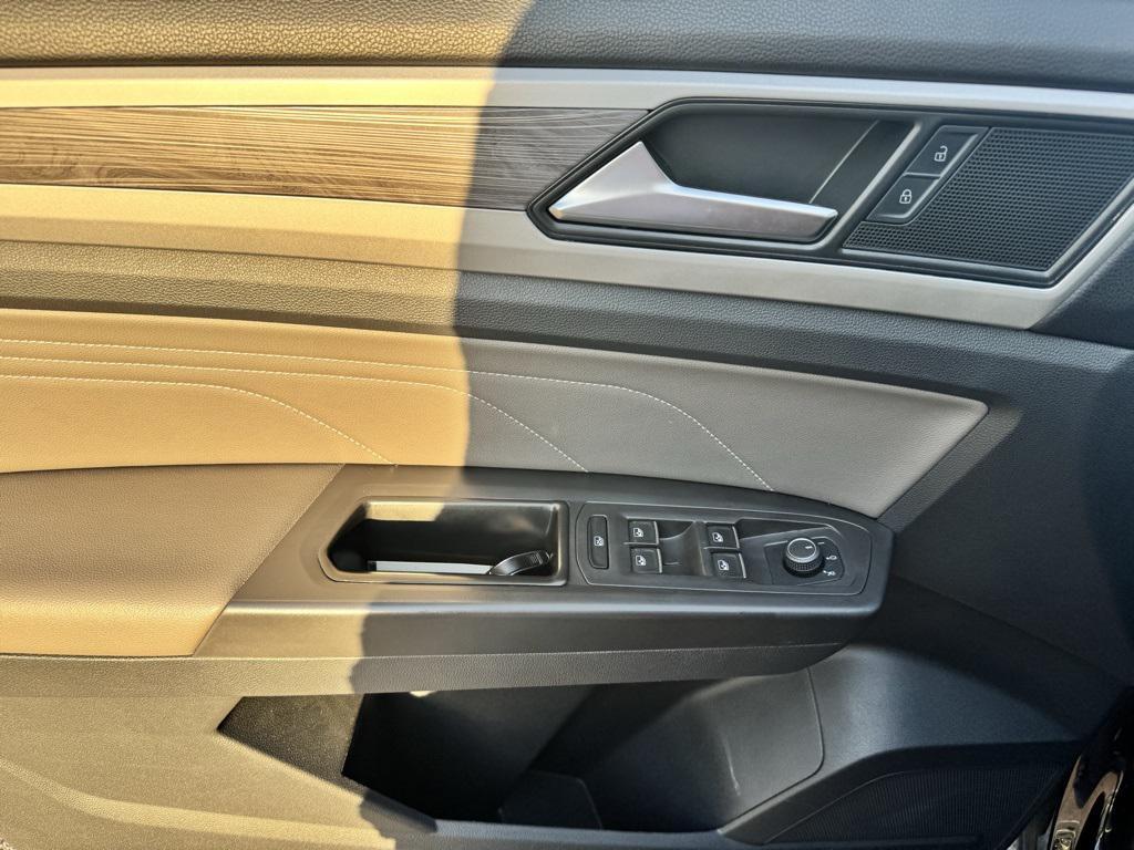 used 2022 Volkswagen Atlas Cross Sport car, priced at $25,550
