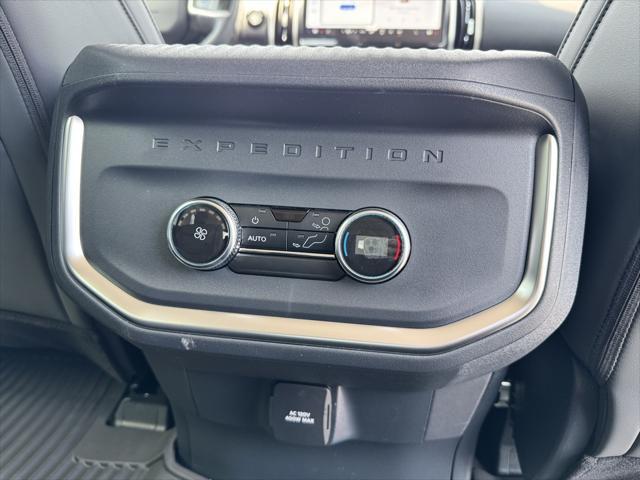 new 2025 Ford Expedition car, priced at $71,370