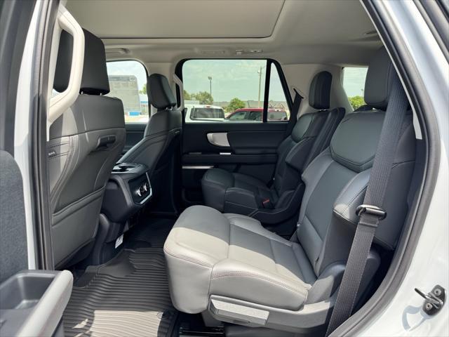 new 2025 Ford Expedition car, priced at $71,370