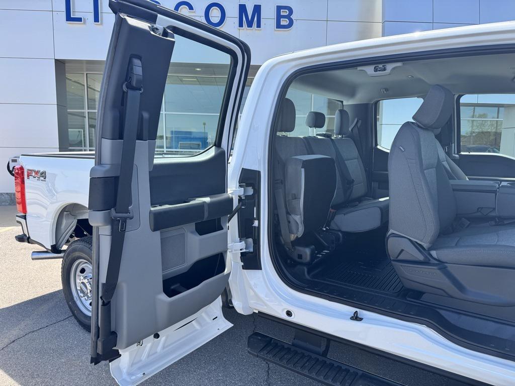 new 2025 Ford F-250 car, priced at $53,045