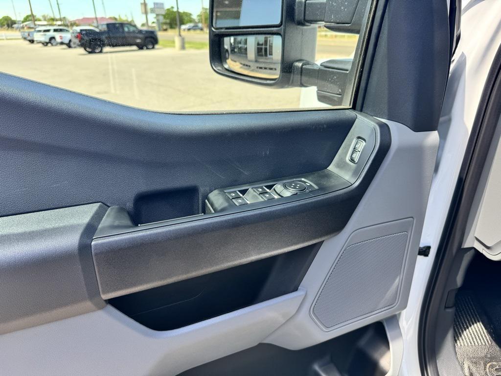 new 2025 Ford F-250 car, priced at $53,045