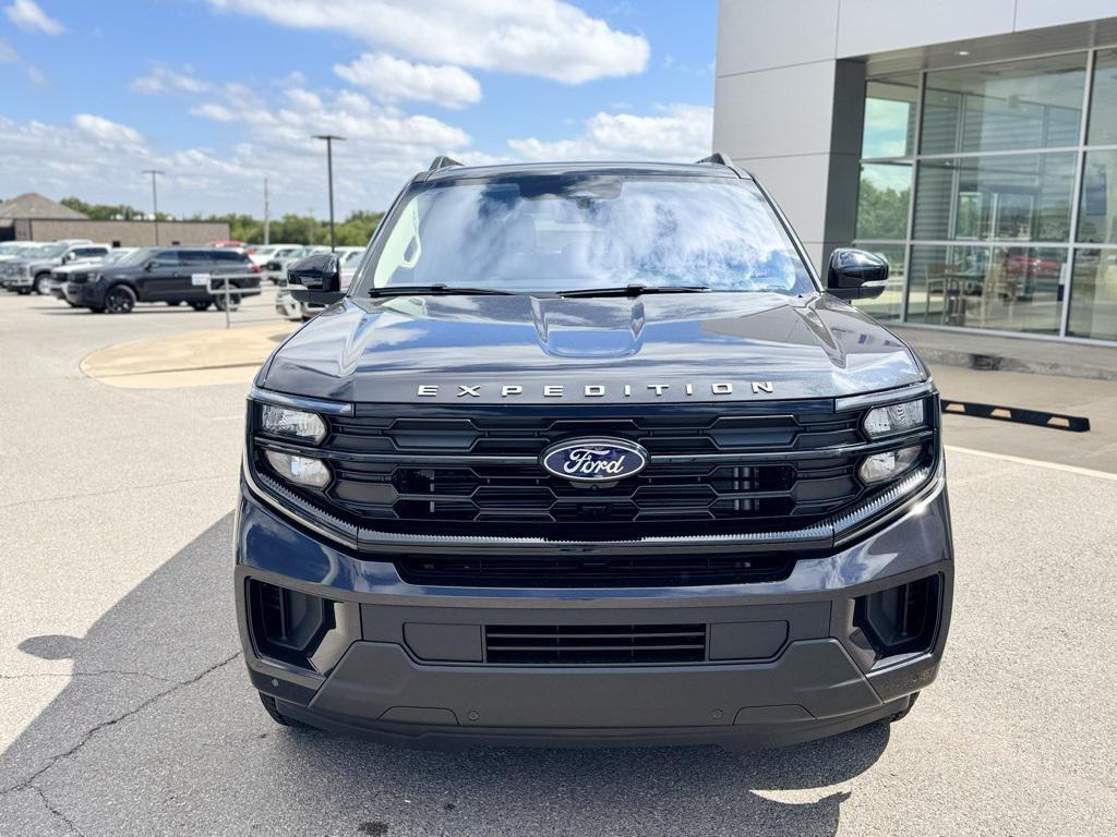 new 2025 Ford Expedition car, priced at $71,000