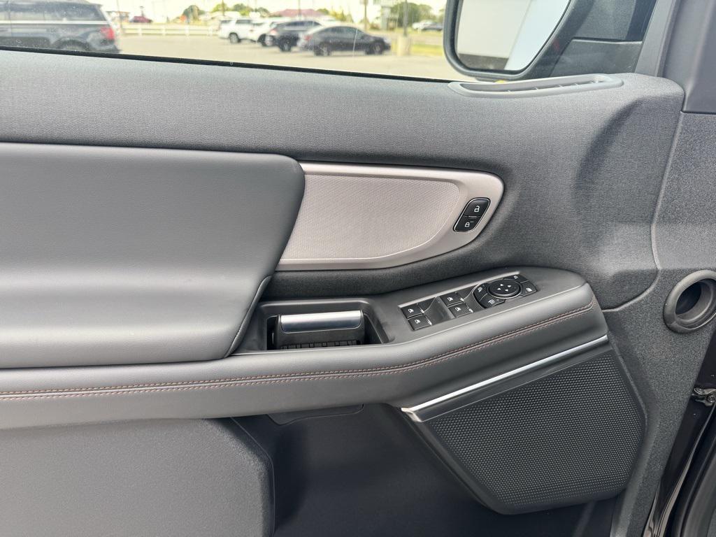 new 2025 Ford Expedition car, priced at $71,000
