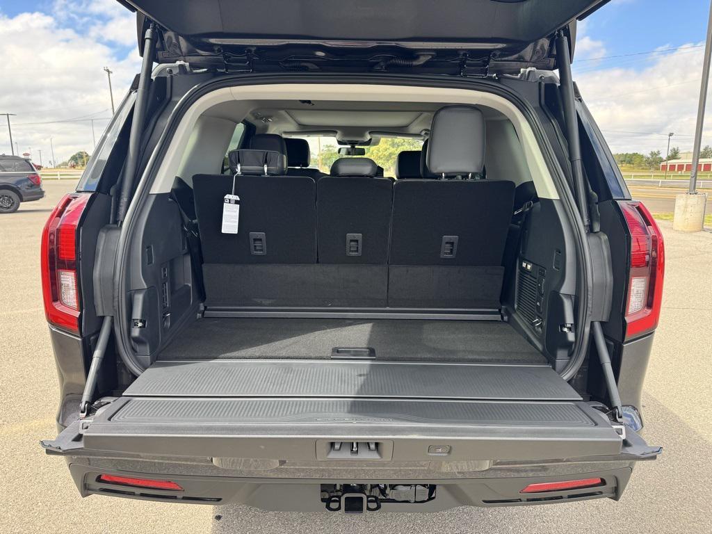 new 2025 Ford Expedition car, priced at $71,000