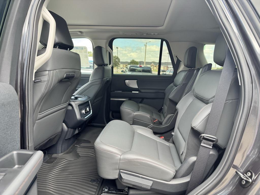 new 2025 Ford Expedition car, priced at $71,000