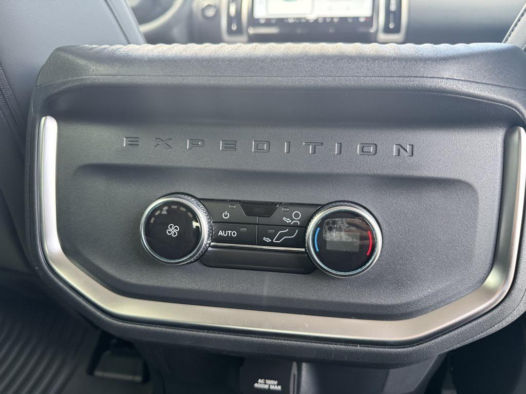 new 2025 Ford Expedition car, priced at $71,000