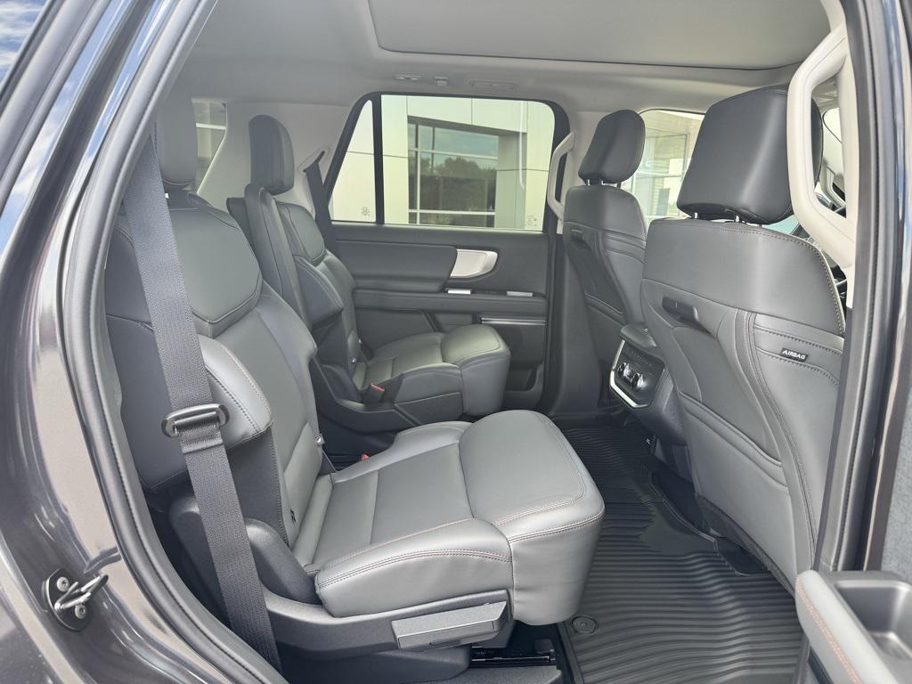 new 2025 Ford Expedition car, priced at $71,000