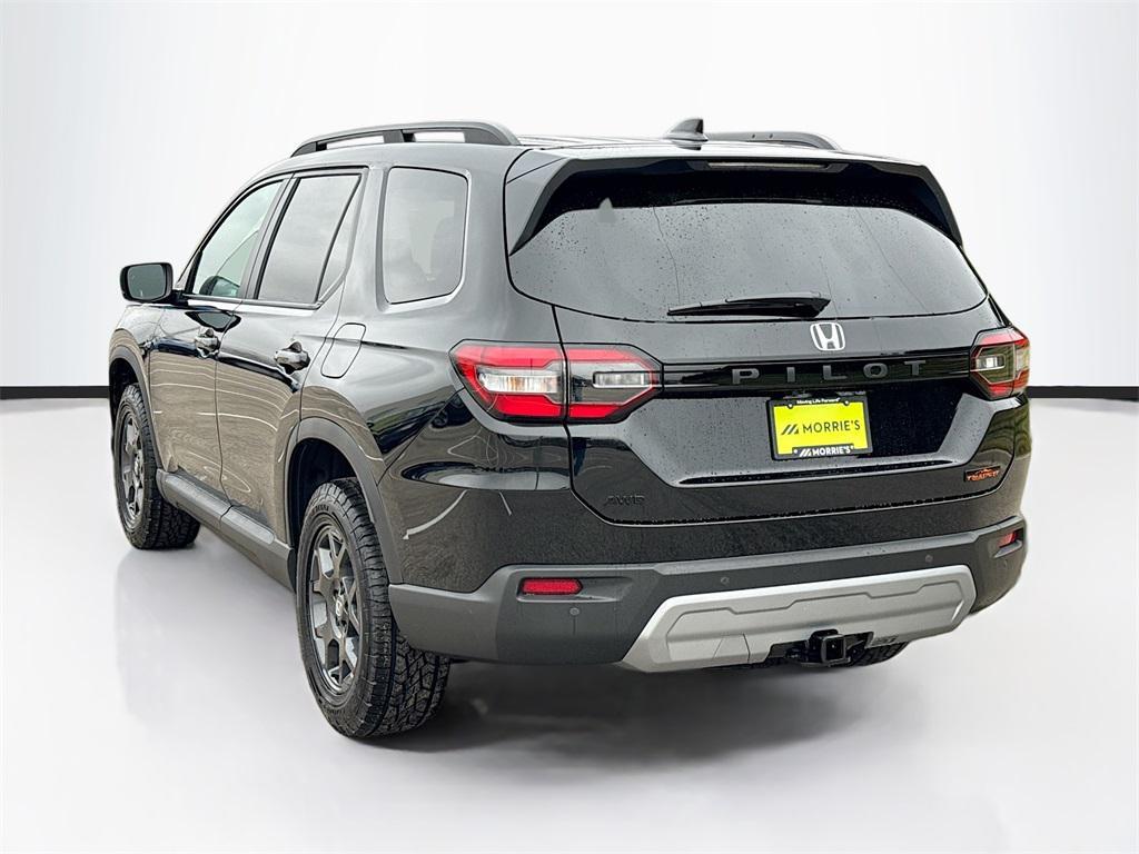 new 2025 Honda Pilot car, priced at $46,292