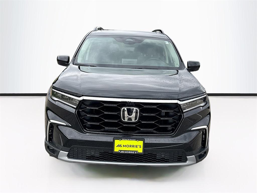 new 2025 Honda Pilot car, priced at $49,822