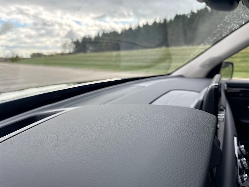 new 2025 Honda Pilot car, priced at $49,822