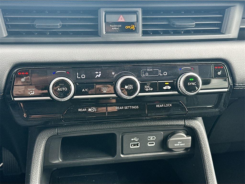 new 2025 Honda Pilot car, priced at $47,064