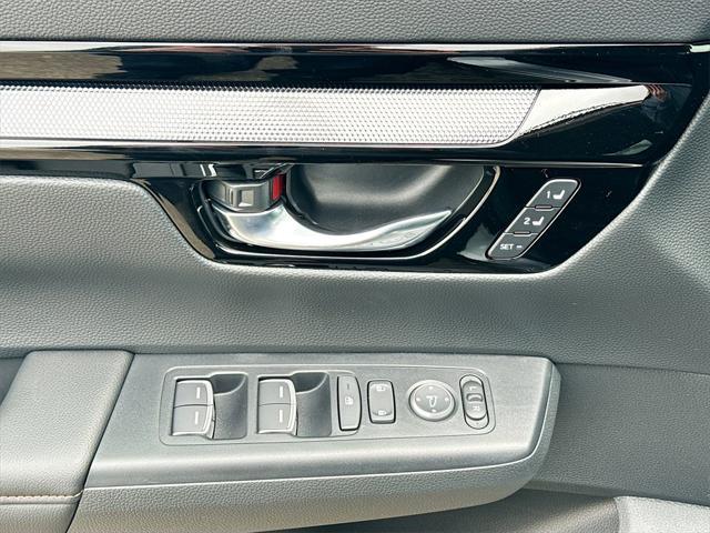 new 2025 Honda CR-V Hybrid car, priced at $38,636