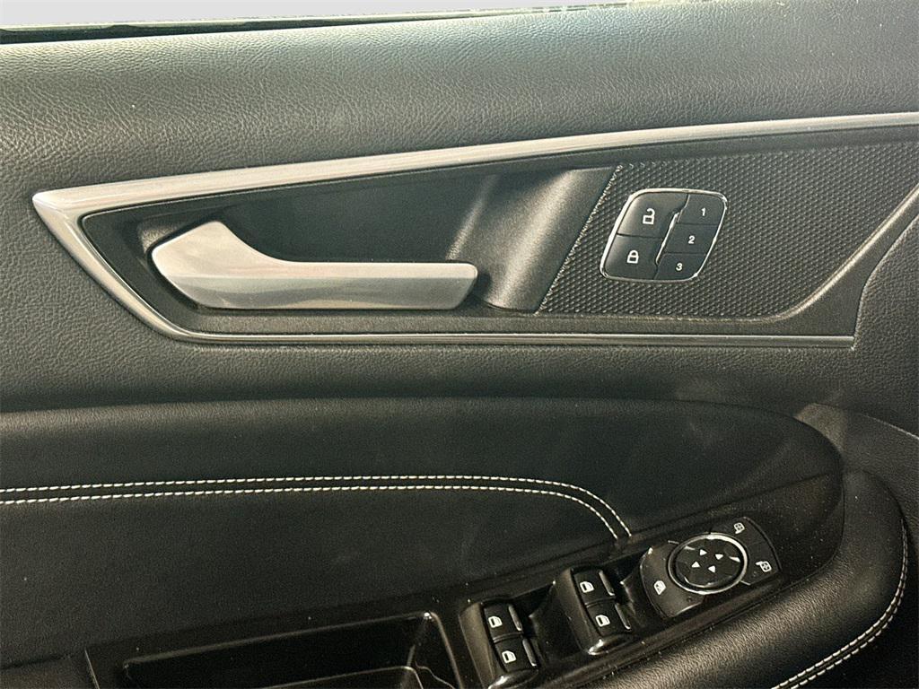 used 2015 Ford Edge car, priced at $12,999