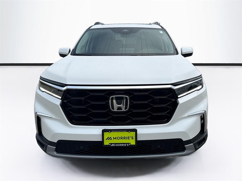new 2025 Honda Pilot car, priced at $47,303