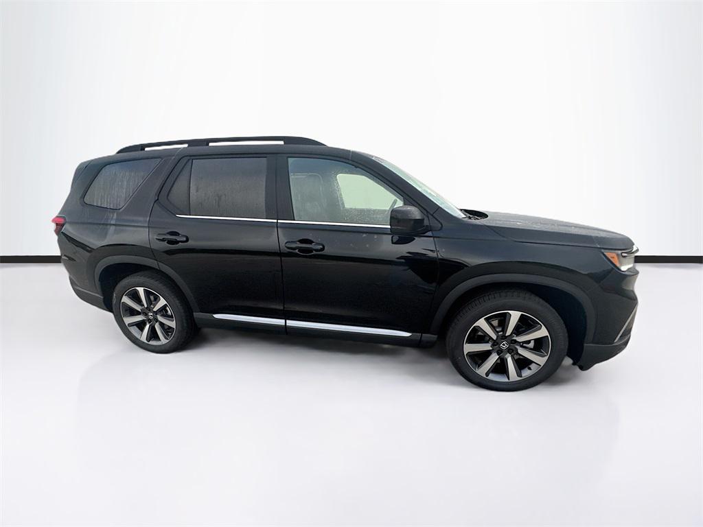 new 2025 Honda Pilot car, priced at $50,022