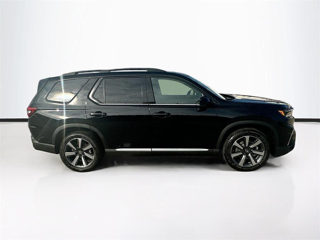 new 2025 Honda Pilot car, priced at $51,065