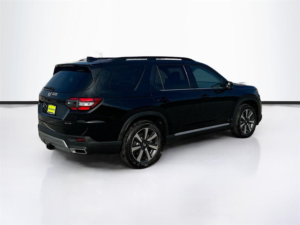 new 2025 Honda Pilot car, priced at $51,065