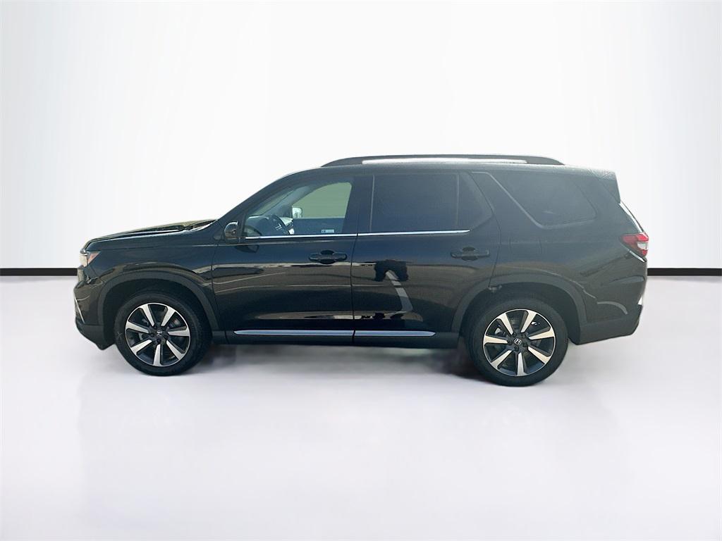 new 2025 Honda Pilot car, priced at $51,065