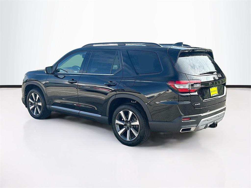 new 2025 Honda Pilot car, priced at $51,065