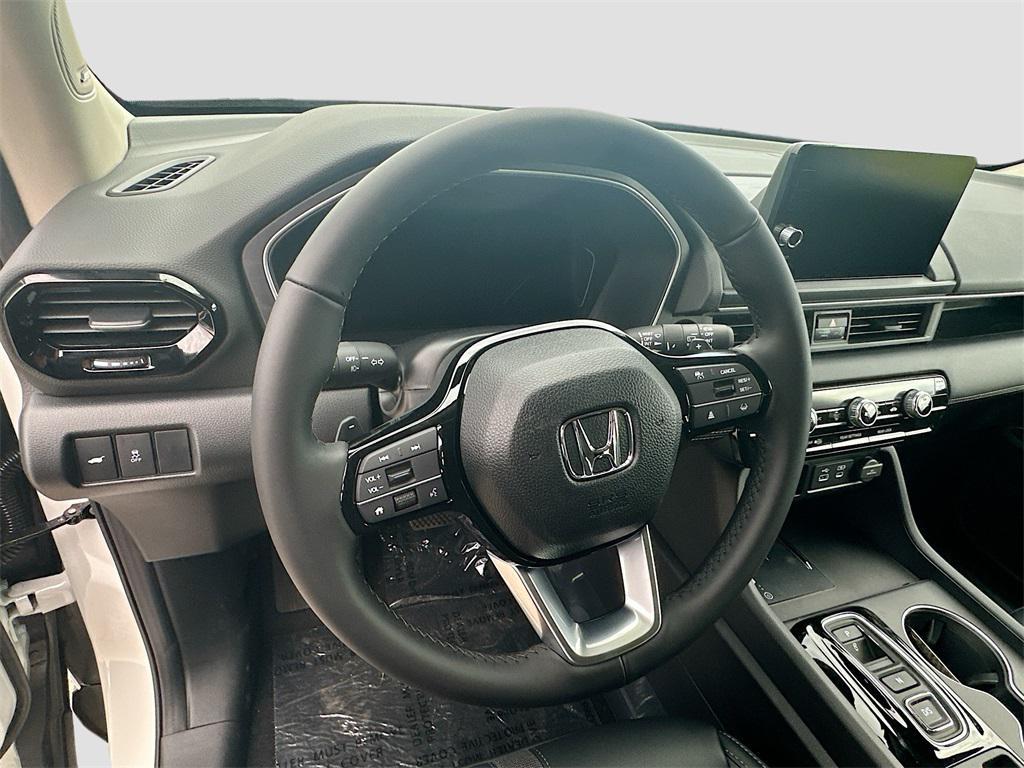 new 2025 Honda Pilot car, priced at $47,303