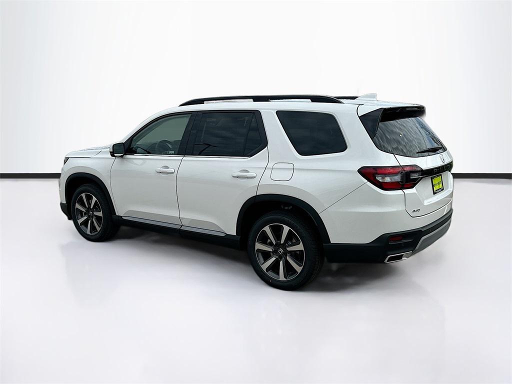 new 2025 Honda Pilot car, priced at $47,303