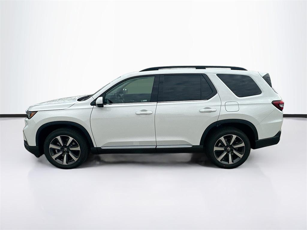 new 2025 Honda Pilot car, priced at $47,303