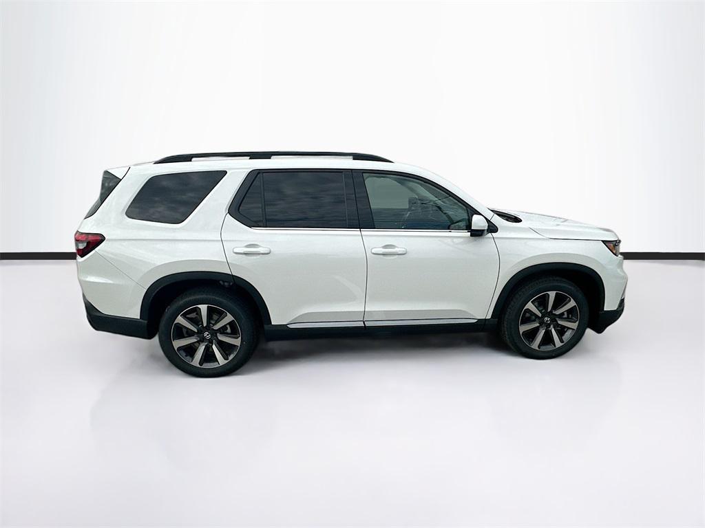 new 2025 Honda Pilot car, priced at $47,303