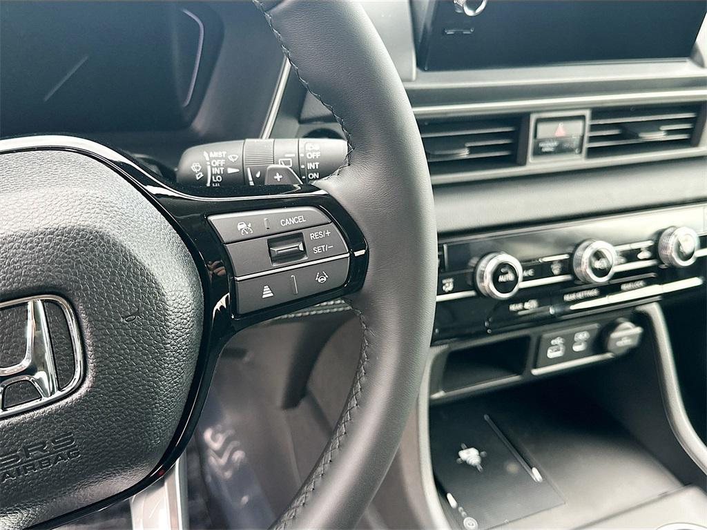 new 2025 Honda Pilot car, priced at $47,303